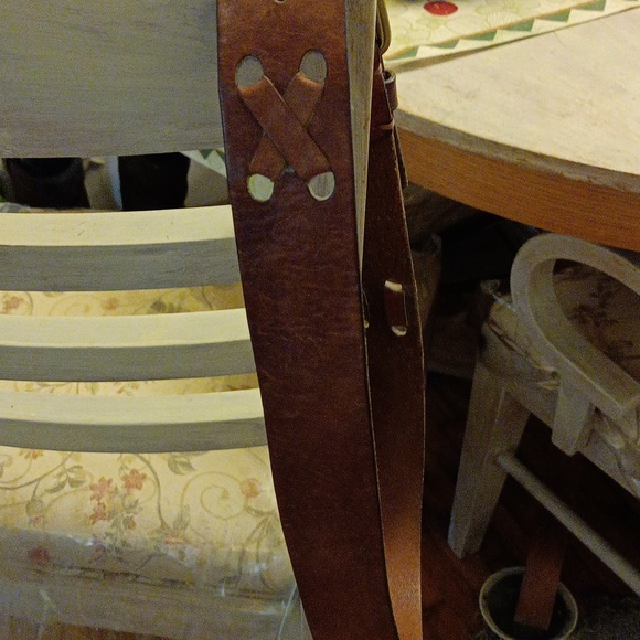 Woman's leather belt.. beautiful belt been sitting in my closet..to small for me - Picture 6 of 16